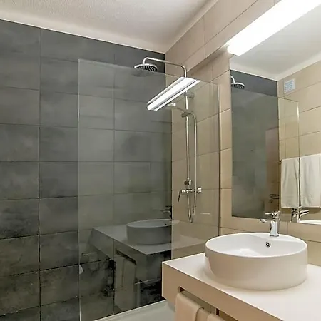 Flor Da Rocha Aparthotel 4*