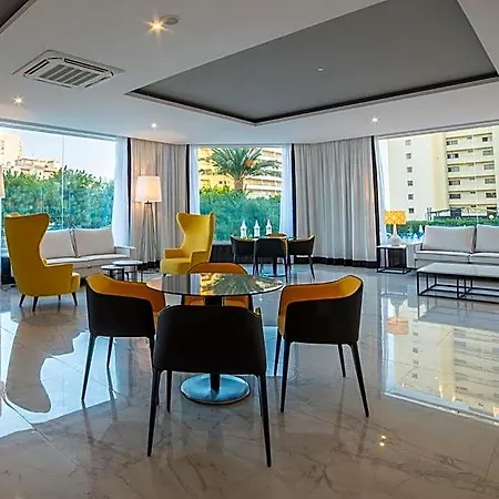 Flor Da Rocha Aparthotel