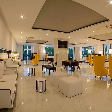 Flor Da Rocha Aparthotel 4*