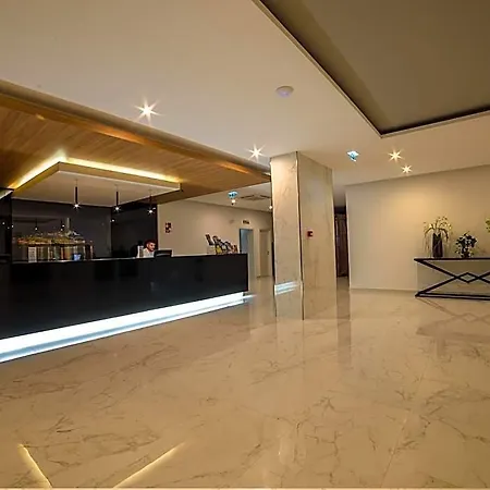 Flor Da Rocha Aparthotel