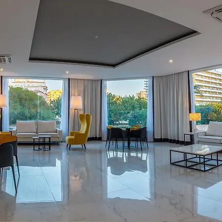 Flor Da Rocha Apartahotel