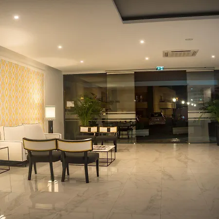 Flor Da Rocha Apartahotel 4*