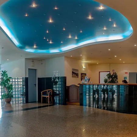 Aparthotel Flor Da Rocha 4*